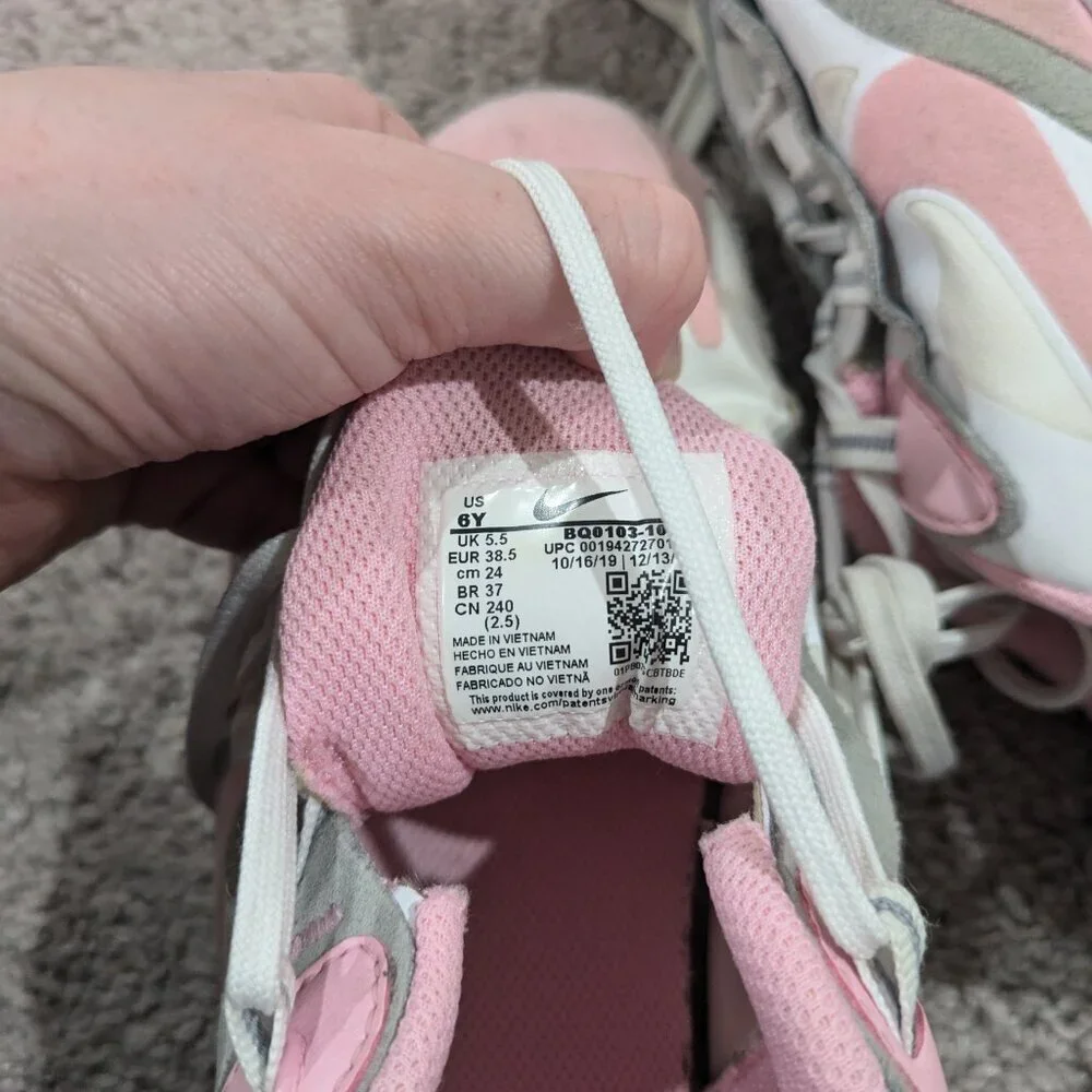 NIKE Air Max 270 React Pink White and Grey Kids‎ Size 6